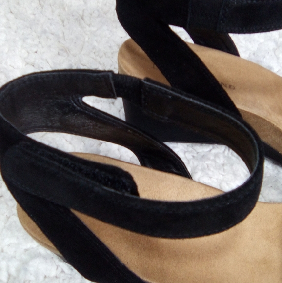 LUCKY BRAND BLACK WEDGE SANDAL OILED SUEDE..🥰🙍‍♀️🤩 - Picture 5 of 6